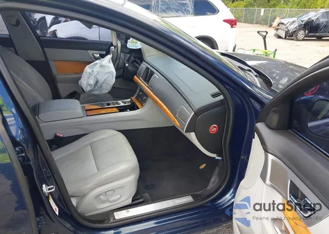 2010 Jaguar Xf from USA, damaged, VIN SAJWA0FA1AHR68197